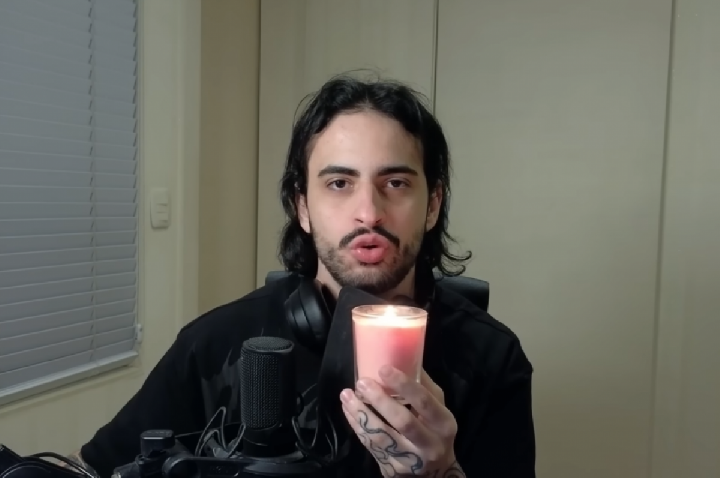 Youtuber debochado diz que não tem R$70 mil para indenizar mãe