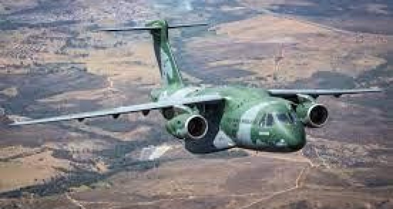 Embraer negocia 1ª linha do cargueiro KC-390 fora do Brasil