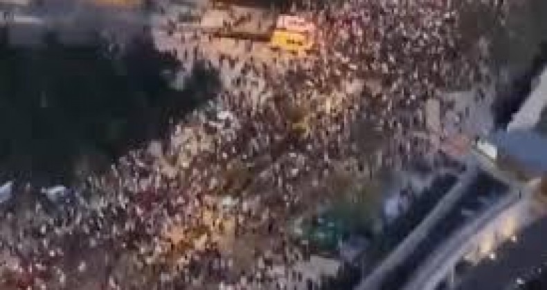 Milhares protestam contra Netanyahu e a favor de alistamento de ultraortodoxos