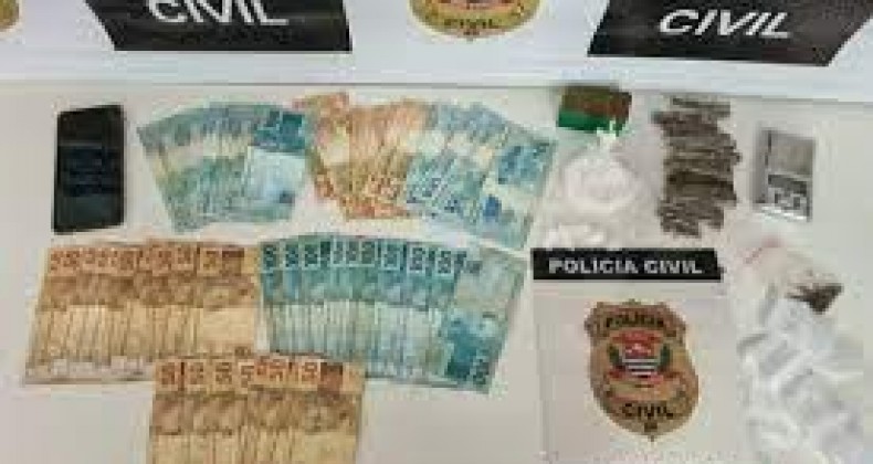 Homem é preso quando embalava porções de drogas em Botucatu
