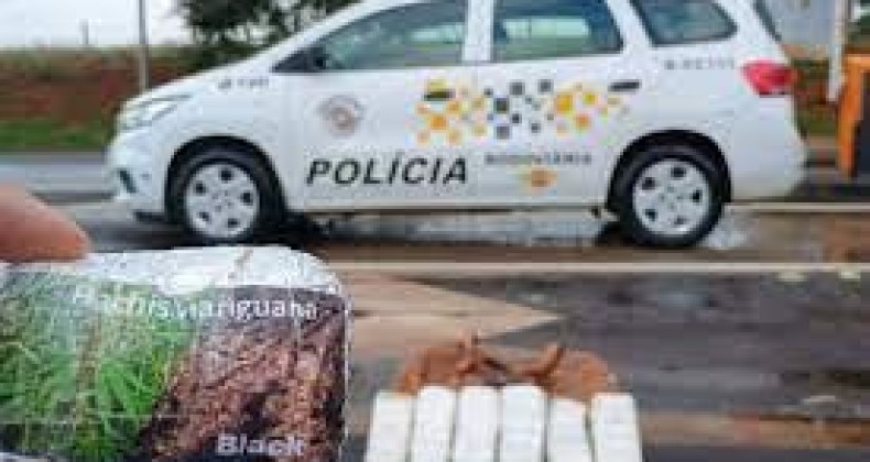 Trio é preso com 7,4 kg de haxixe durante abordagem em Santa Cruz do Rio Pardo