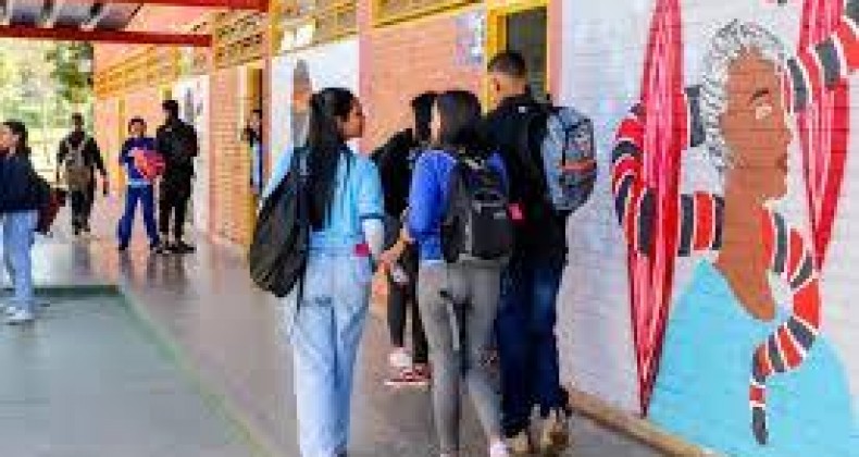 Governo federal monitora 15 casos de radicalização de jovens para ataques a escolas