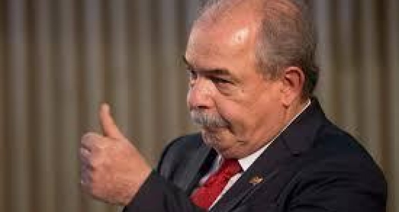 Lula avalia Mercadante na Petrobras e pagamento de dividendos a acionistas