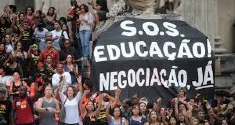 Professores anunciam greve em universidades federais a partir de segunda (15)