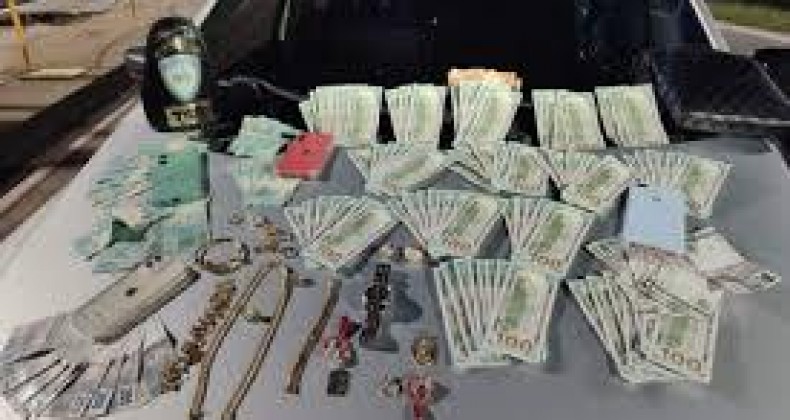 Quadrilha é presa na região de Bauru, após furtar joias e dólares de família do MS