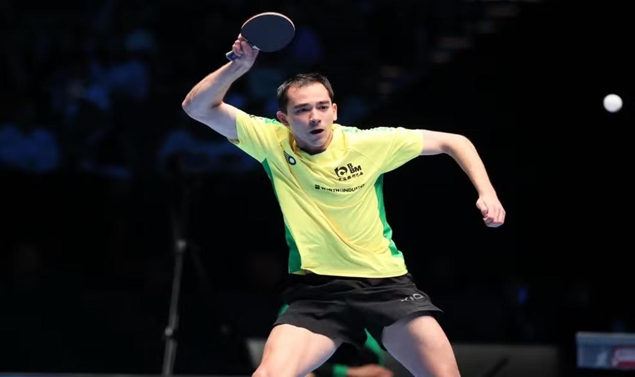 Calderano derrota líder do ranking e é campeão da Copa do Mundo de tênis de mesa