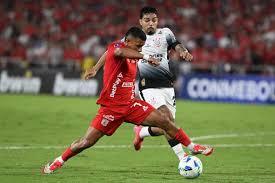 Corinthians arranca empate do América de Cali