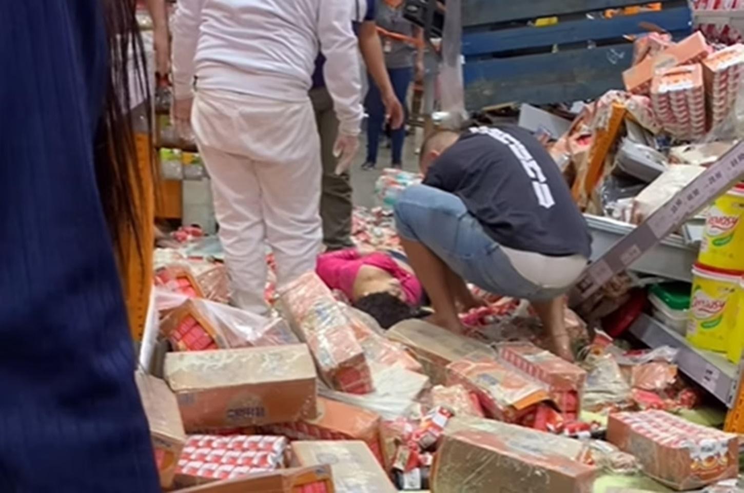Funcionário de mercado deve responder por lesão corporal culposa após cliente ser atingida por uma tonelada de caixas de leite condensado no RS