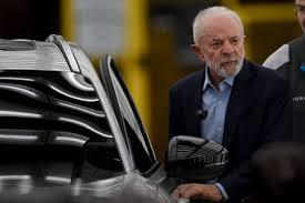 Homem é detido após supostas ofensas a Lula durante viagem no RJ