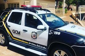 Idoso acamado após cirurgia é deixado sozinho, cai e fere o braço