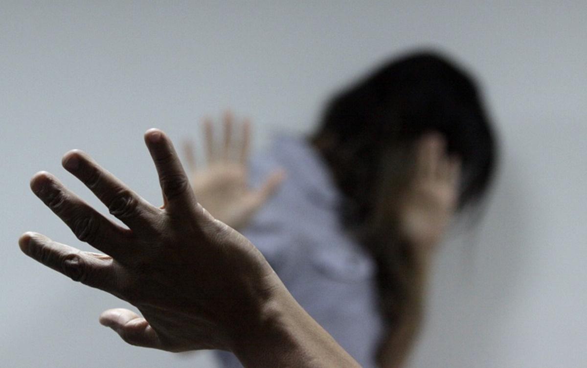 Mulher com filho no colo é agredida com socos pelo ex-companheiro no centro de Pirajuí.