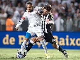 Neymar sai com dores, mas Santos bate Atlético-MG por 2 a 0