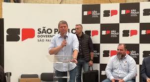 Tarcísio diz que faz sua parte sobre fila de exames em Bauru