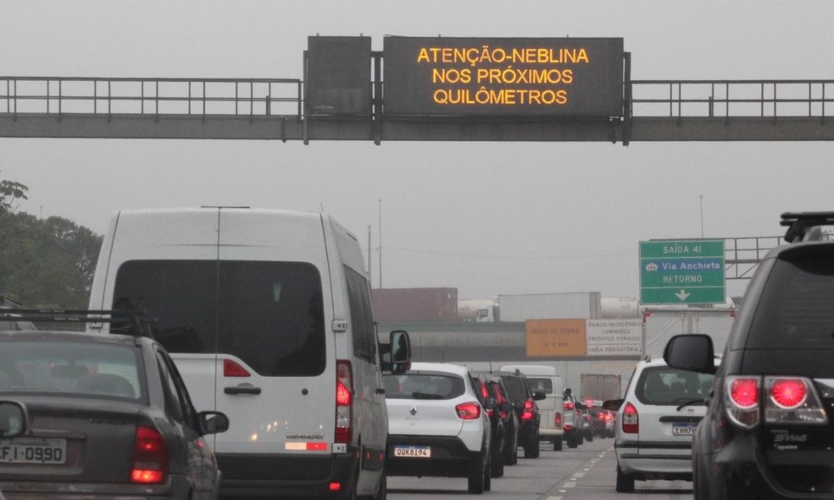 Vias sentido Litoral se normalizam após congestionamento devido ao feriado