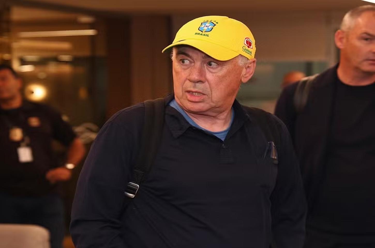 Ancelotti chega ao Rio de Janeiro para se apresentar à Seleção