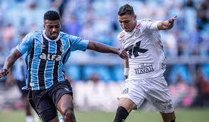 Grêmio vence, sai da seca sob comando de Mano e afunda Santos