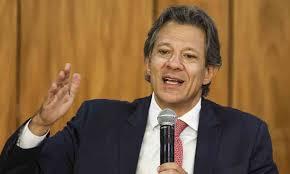 Haddad nega planos para reajustar valor do Bolsa Família