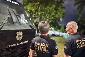 Mãe agride bebê de 11 meses com cabo de vassoura