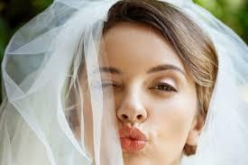 Noivos e noivas: como cuidar melhor da pele para o casamento