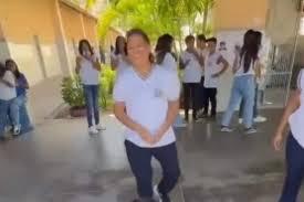 'Nunca mais olha na minha cara': menina leva 'não' e viraliza