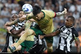 Palmeiras vence o Ceará no Castelão e abre vantagem