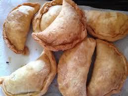 Vendedora mata 40 membros de gangue com pasteis envenenados