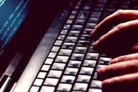Jovem é preso com estoque de 40 mil nudes de mulheres para venda