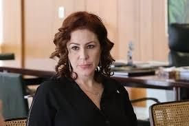 Moraes oficializa pedido de extradição de Carla Zambelli