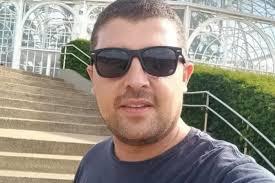 Quem foi ex-militar forçado a beber ácido de bateria em assalto