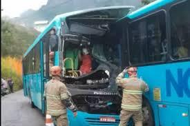 RJ: Acidente com dois ônibus deixa um morto e mais de 30 feridos