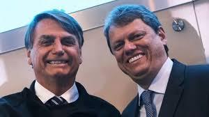 Tarcísio bajula Bolsonaro e solta um 'ihuuuu' a pedido dele