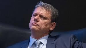 Aliado barra impeachment de Tarcísio e expõe isolamento do PSOL