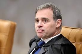 André Mendonça diz que STF deve 'repensar' a sua competência