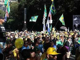 Bolsonaristas fazem ato pró-Trump em Brasília