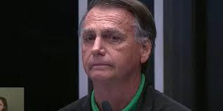 Bolsonaro é alvo de ação e terá que usar tornozeleira eletrônica