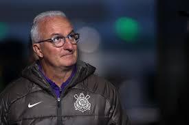 Corinthians adota cautela, mas tem pressa por novo ponta