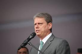 Crise empurra Tarcísio para SP; plano presidencial é questionado