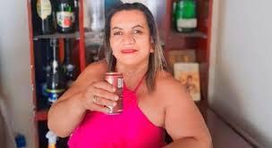 Homem roda com corpo por 2h após mulher morrer durante relação