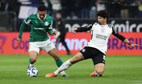 Memphis decide, Corinthians bate o Palmeiras e sai em vantagem
