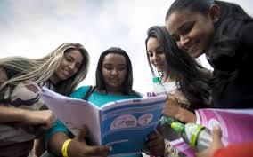 Mulheres representam 60% das inscrições no Enem 2025