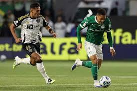 Palmeiras bate Atlético-MG com 'quase gol' de Vitor Roque