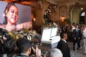Preta Gil é velada no Theatro Municipal, no Rio