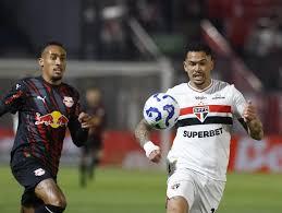 São Paulo empata com o Bragantino e aumenta o jejum