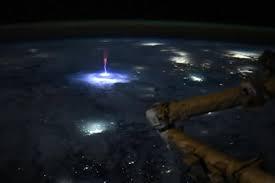 Sprite, fenômeno elétrico incrível, é fotografado por astronauta