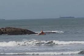 Turista de 19 anos desaparece no mar em Guarujá