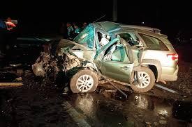 Acidente entre carros e moto deixa oito mortos em rodovia
