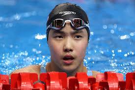 Chinesa de 12 anos rouba os holofotes no Mundial de natação