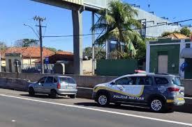 Criminosos armados roubam carga com 200 celulares em rodovia