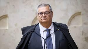 Dino aponta que bancos estão proibidos de aplicar sanção a Moraes