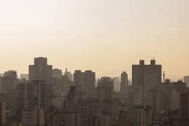 Frente fria se afasta e quinta deve ter sol entre nuvens